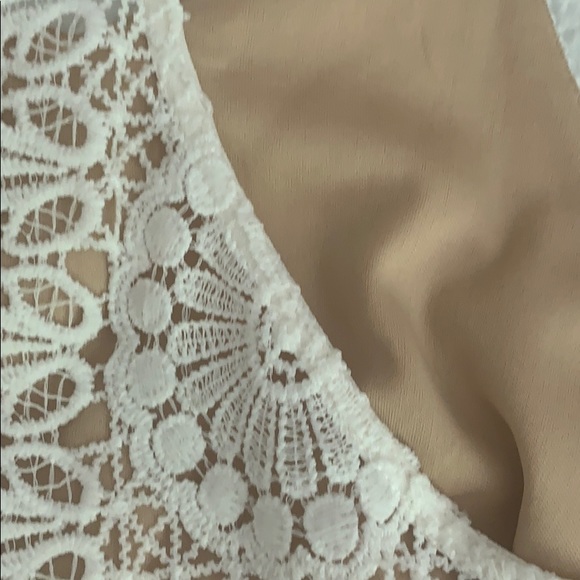 San Joy Lace Dress - Picture 5 of 6